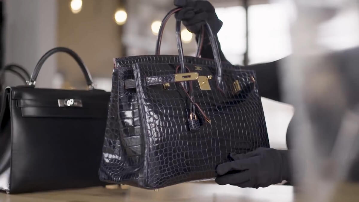 Schokkende beelden van Australische krokodillenfokkerijen voor Hermès en Louis Vuitton