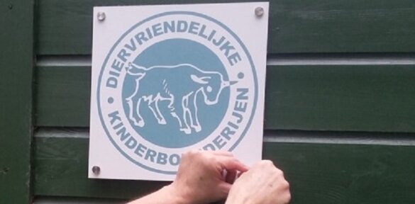 Stadsboerderij Alkmaar ontvangt keurmerk Diervriendelijke Kinderboerderijen