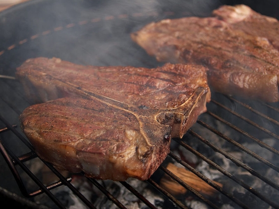 Tbone steak op BBQ